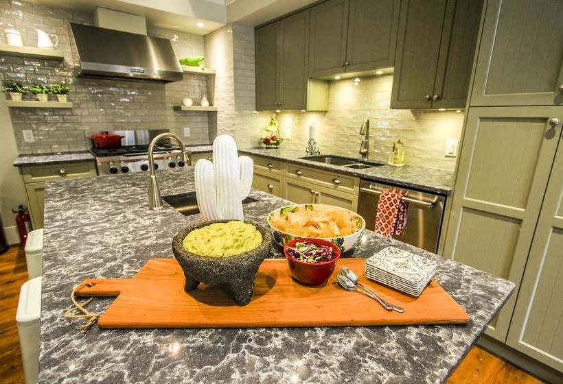 Kelowna Bed And Breakfast Ltd | Kelowna | British Columbia | Canada 19