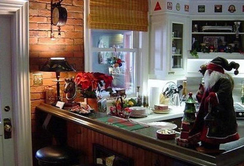 Bed and Breakfast Clydesdale House | Barrie | Ontario | Canada 11