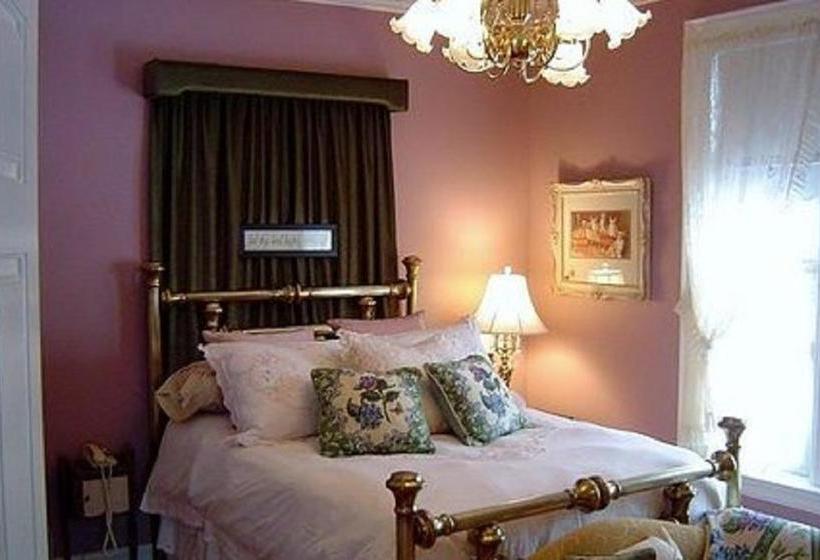 Bed and Breakfast Clydesdale House | Barrie | Ontario | Canada 6