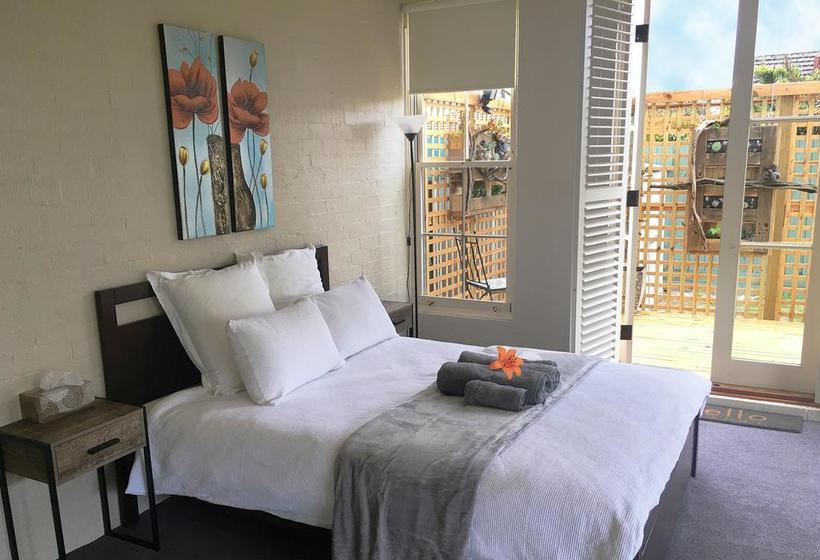 Bed and Breakfast A Trendy Brighton Jewel