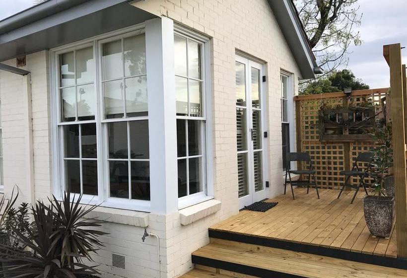 Bed and Breakfast A Trendy Brighton Jewel | Melbourne | Victoria | Australia 11