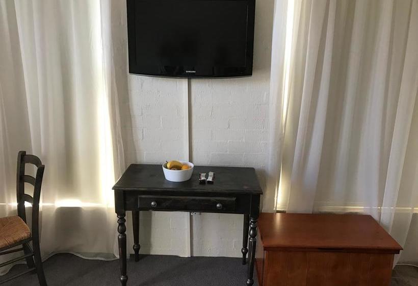 Bed and Breakfast A Trendy Brighton Jewel | Melbourne | Victoria | Australia 6