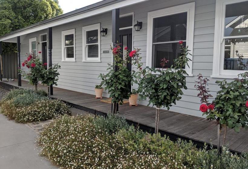 Bed and Breakfast Woodleaton Cottage Australia Meridional