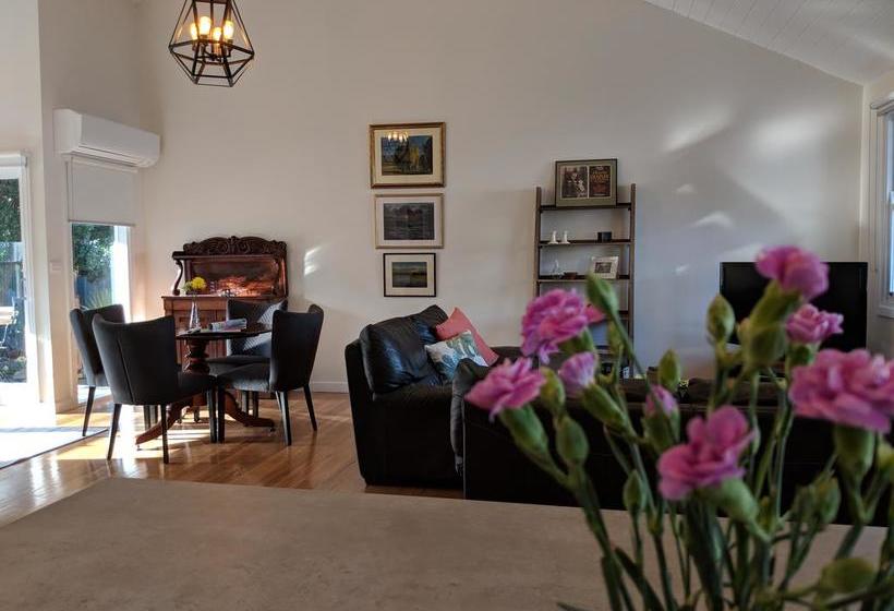 Bed and Breakfast Woodleaton Cottage | Woodend | South Australia | Australia 5