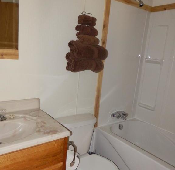 Bed and Breakfast Discovery Yukon Lodgings | Beaver Creek | Yukon Territory | Canada 11