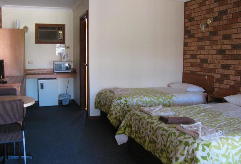 The Lucky Strike Motel | Peak Hill | New South Wales | Australia 6