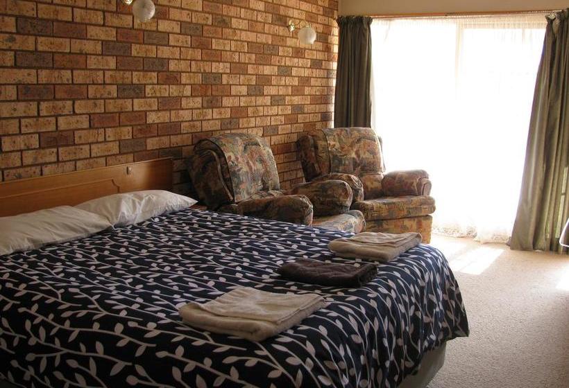 The Lucky Strike Motel | Peak Hill | New South Wales | Australia 9