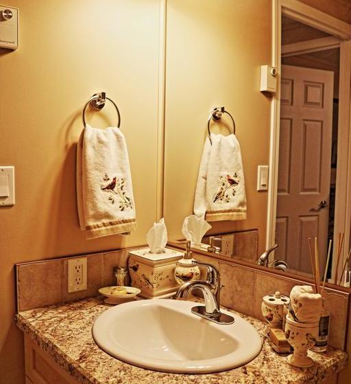 Busy Beaver B&b | Yellowknife | Northwest Territories | Canada 13