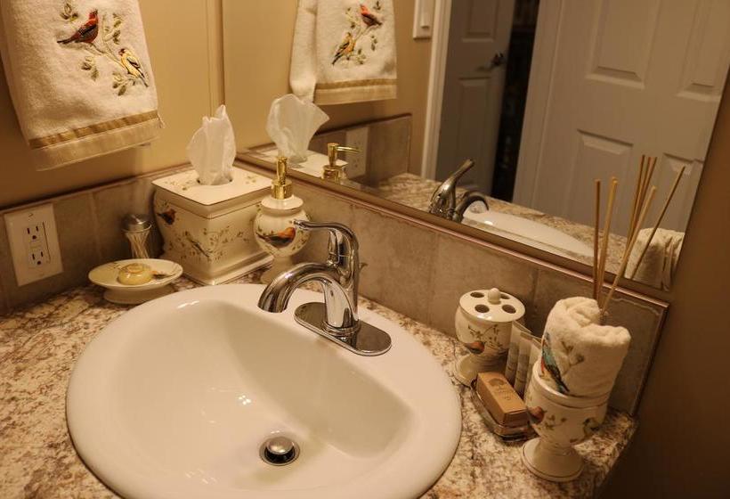 Busy Beaver B&b | Yellowknife | Northwest Territories | Canada 15