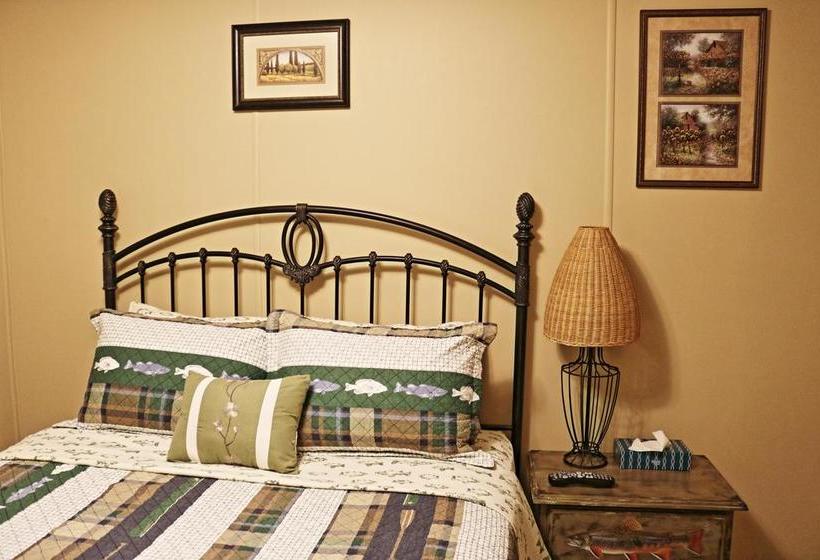 Busy Beaver B&b | Yellowknife | Northwest Territories | Canada 18