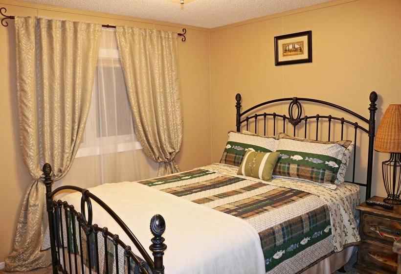 Busy Beaver B&b | Yellowknife | Northwest Territories | Canada 19