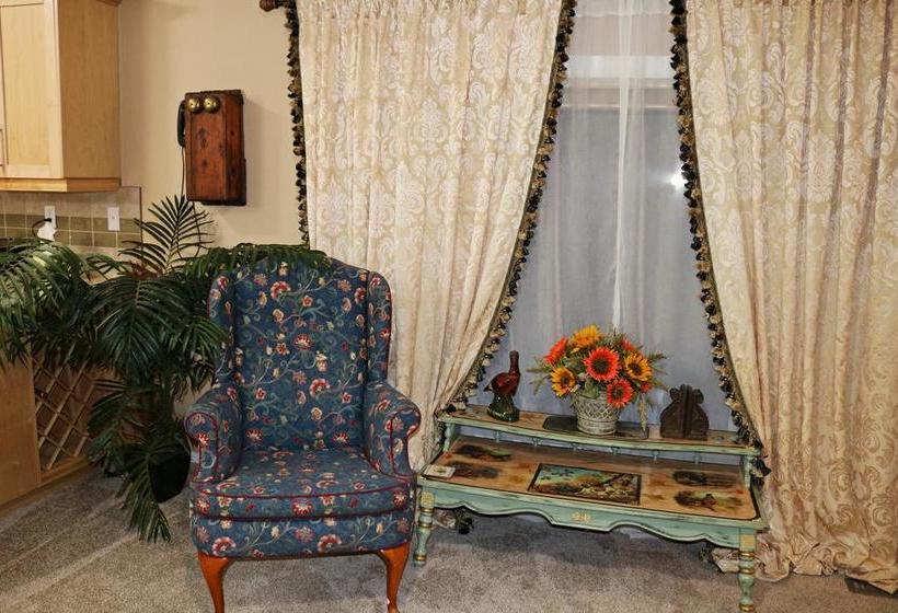 Busy Beaver B&b | Yellowknife | Northwest Territories | Canada 20