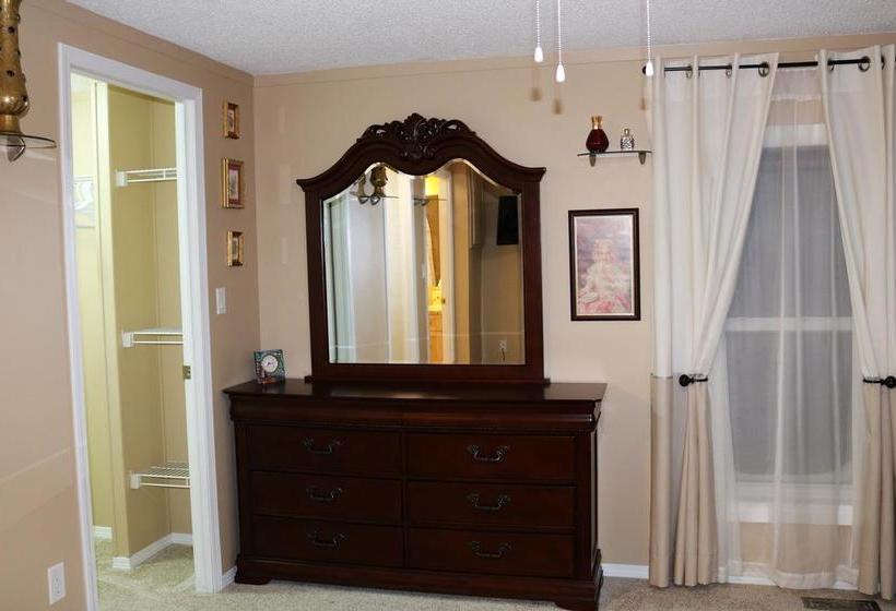 Busy Beaver B&b | Yellowknife | Northwest Territories | Canada 3