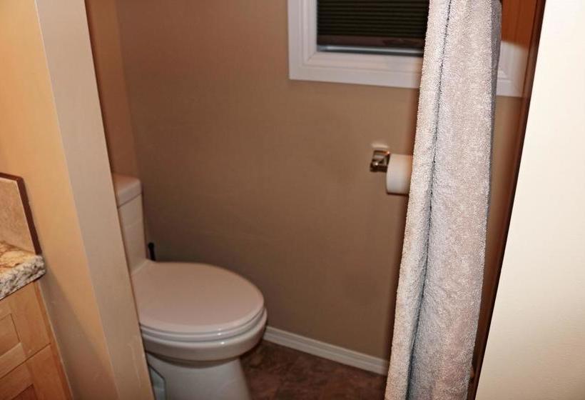 Busy Beaver B&b | Yellowknife | Northwest Territories | Canada 7