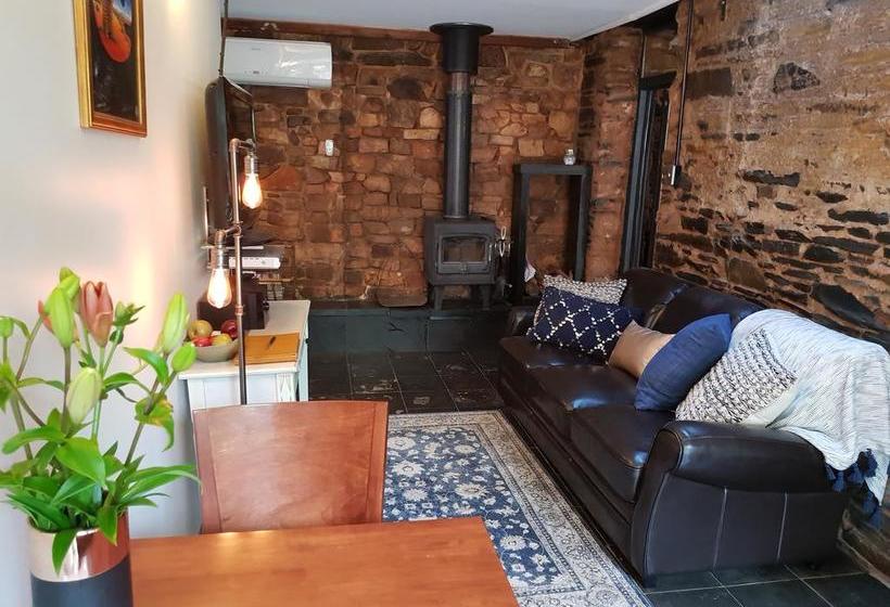 Bed and Breakfast William Hunt S Retreat  Cypress Studio Mintaro Australia Meridional