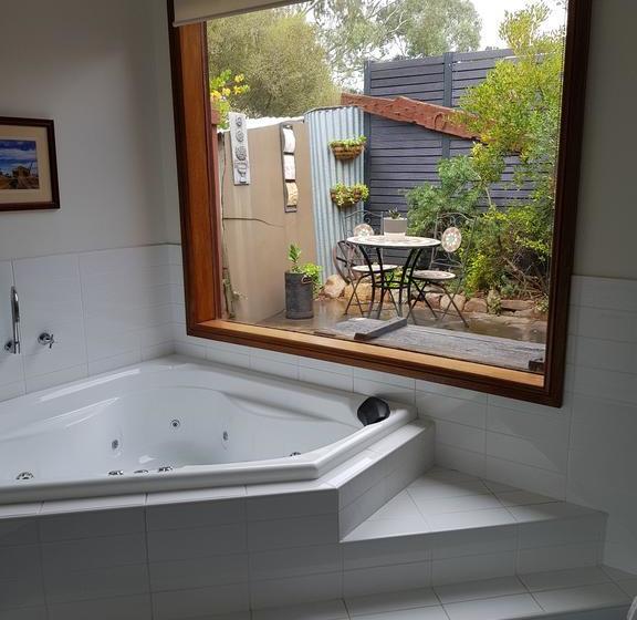 Bed and Breakfast William Hunt S Retreat  Cypress Studio | Mintaro | South Australia | Australia 6