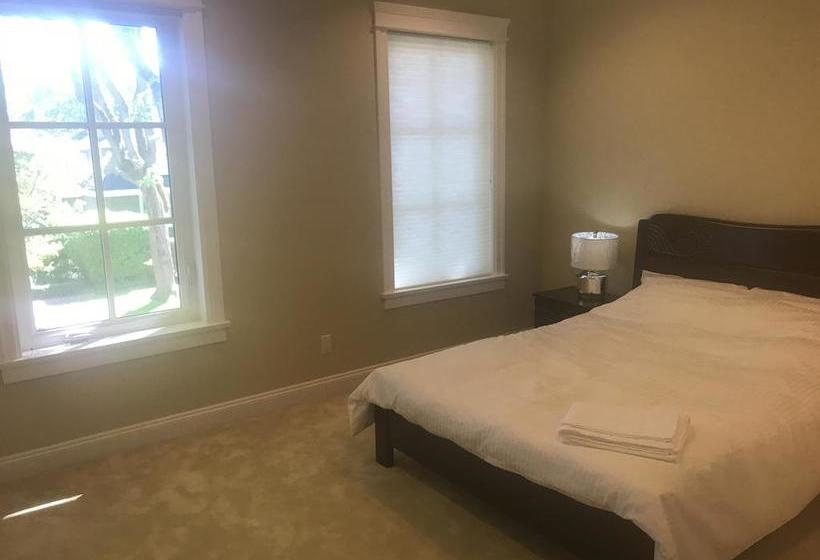 Bed and Breakfast Lf | Vancouver | British Columbia | Canada 11