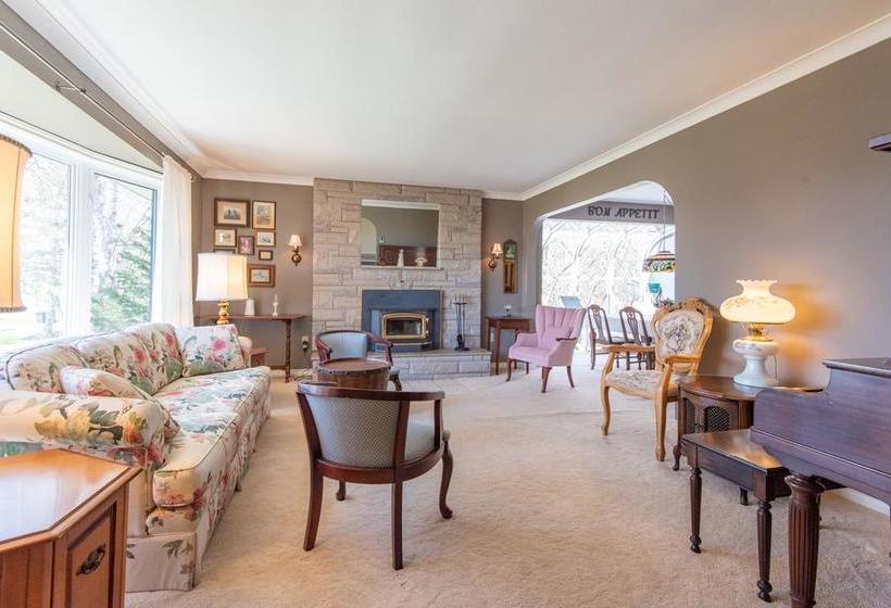 Chez Nous B&b | Cornwall | Prince Edward Island | Canada 8