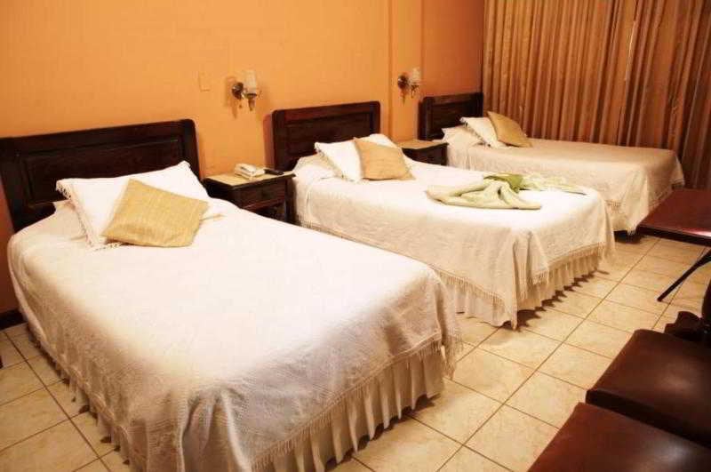 Hostal Carmen | Tarija | Bolivia | América del Sur 1