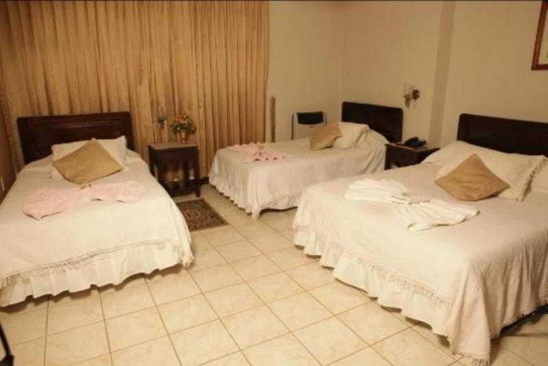 Hostal Carmen | Tarija | Bolivia | América del Sur 3