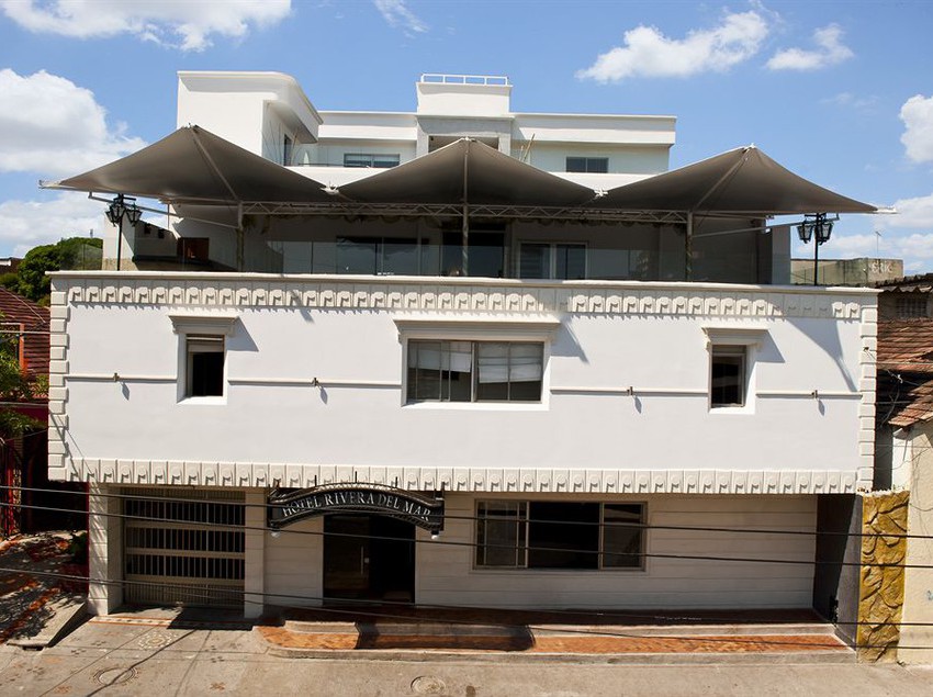 Hotel Riviera Del Mar