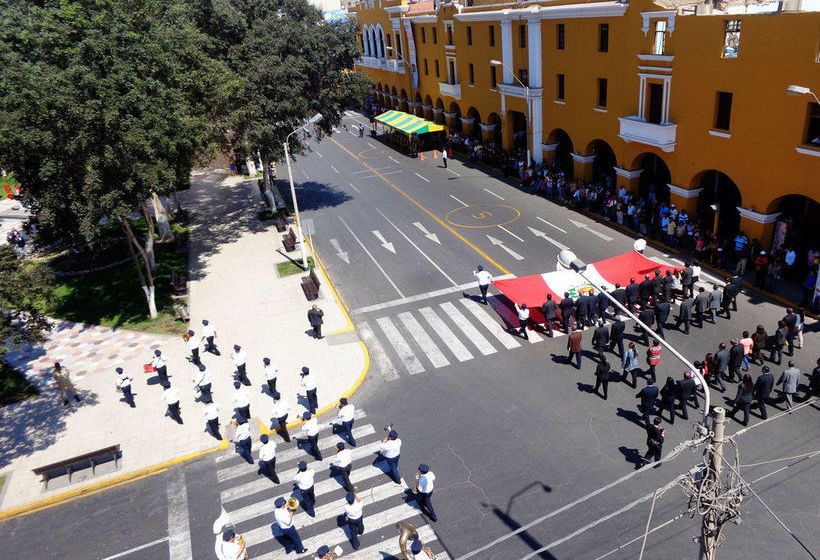 Hotel Colon Plaza Ica Ica