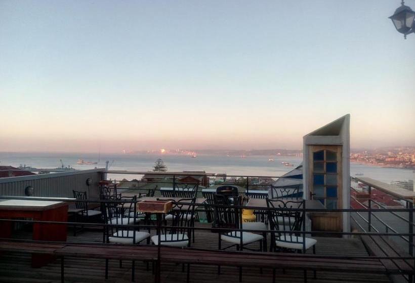 Hotel Hostel Adlafken | Valparaíso | Valparaiso | Chile 5