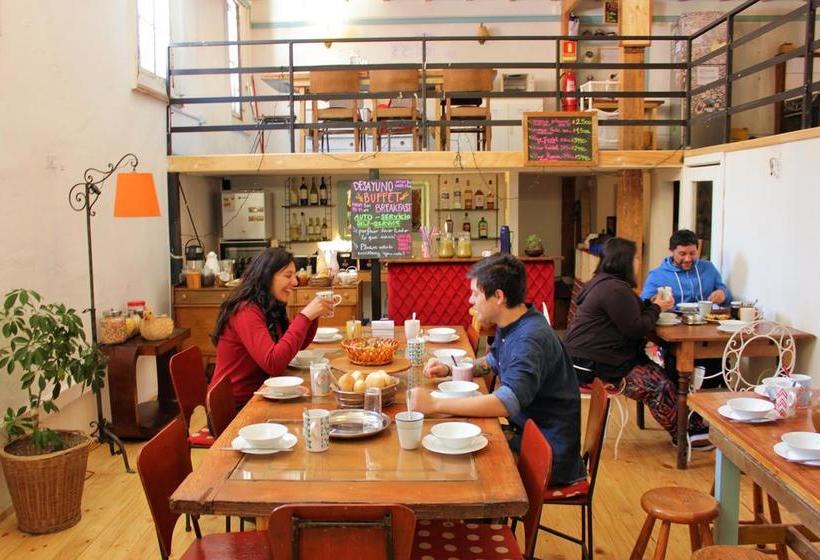 Hotel La Casa Volante Hostal