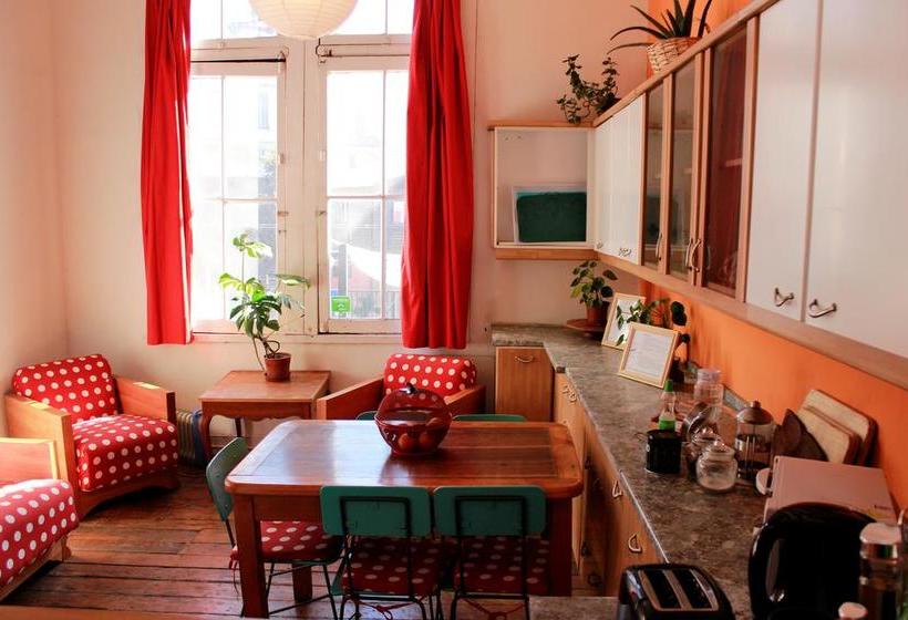 Hotel La Casa Volante Hostal | Valparaíso | Valparaiso | Chile 12