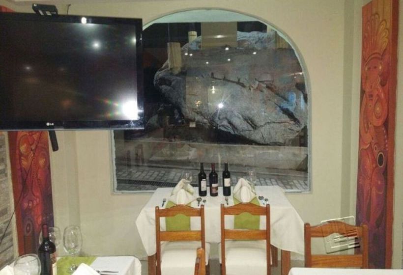 Condor Palace Hostal | Machu Picchu | Urubamba | Perú 1