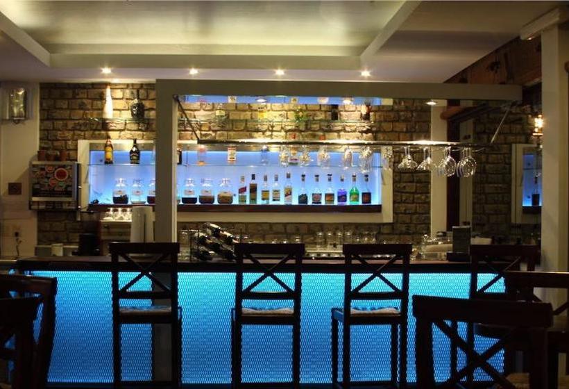 Hotel El Huacachinero