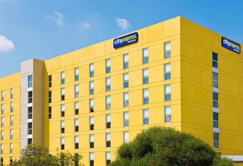 Hotel City Express Santiago Aeropuerto | Santiago de Chile | Santiago | Chile 5