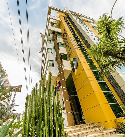 Hotel Titanium Plaza