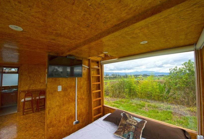 Hotel Quito Airport Tiny Suites Tababela