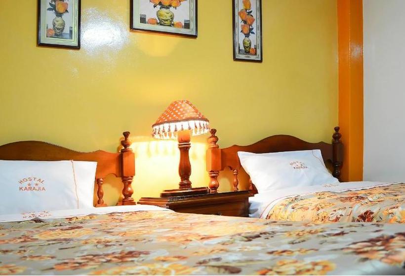 Hostel Hostal Karajia