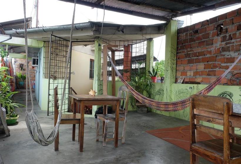 Green Track Hostel Maynas