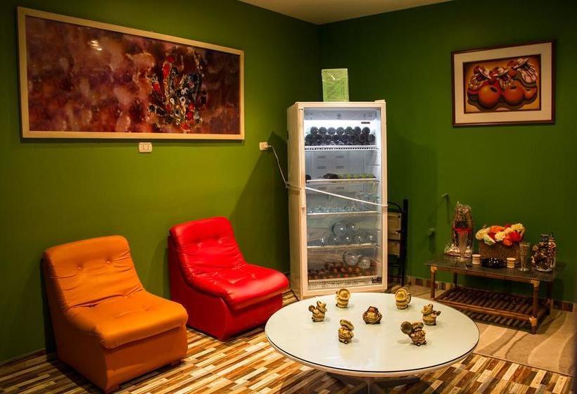 Albergue Atenas Backpacker Hospedaje | Paracas | Pisco | Perú 1