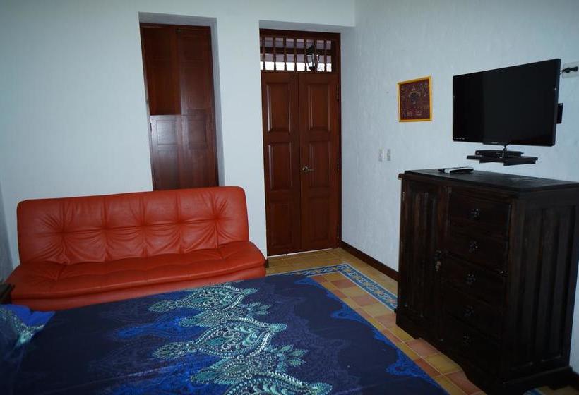 Hotel Casa Alegre Art Gallery | Cali | Valle del Cauca | Colombia 18