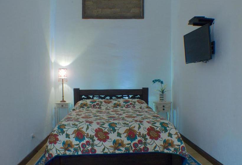 Hotel Casa Alegre Art Gallery | Cali | Valle del Cauca | Colombia 19