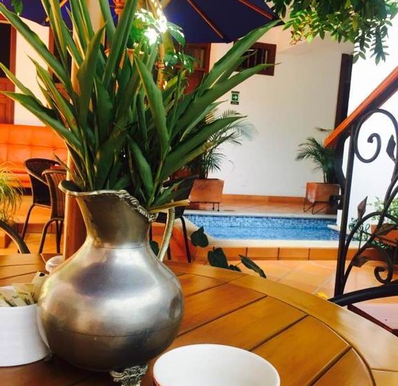 Hotel Casa Alegre Art Gallery | Cali | Valle del Cauca | Colombia 3