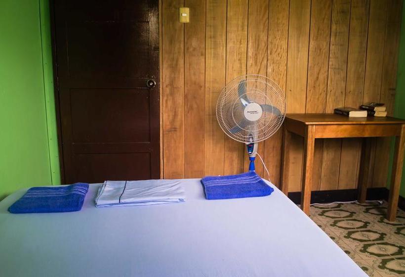 Bed and Breakfast Hostel Casa De Las Palmas | Leticia | Amazonas | Colombia 15