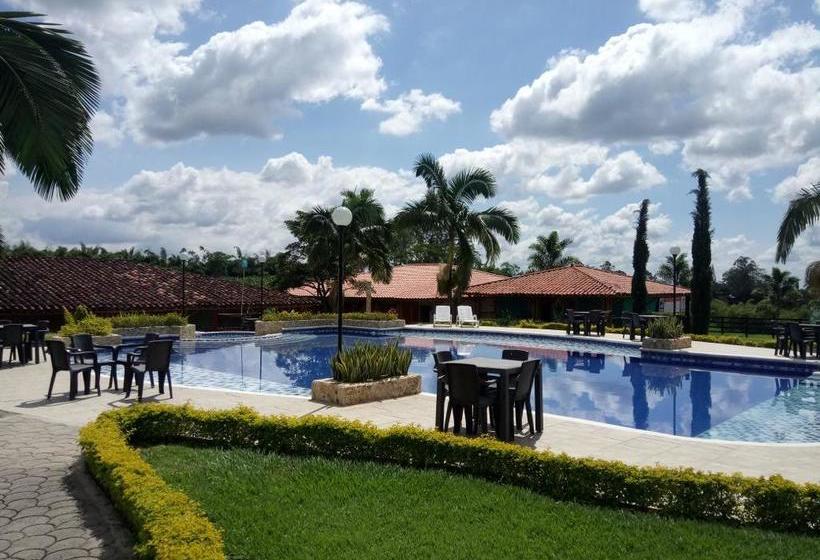 Hotel Parque De Los Arrieros | Montenegro | Quindío | Colombia 2