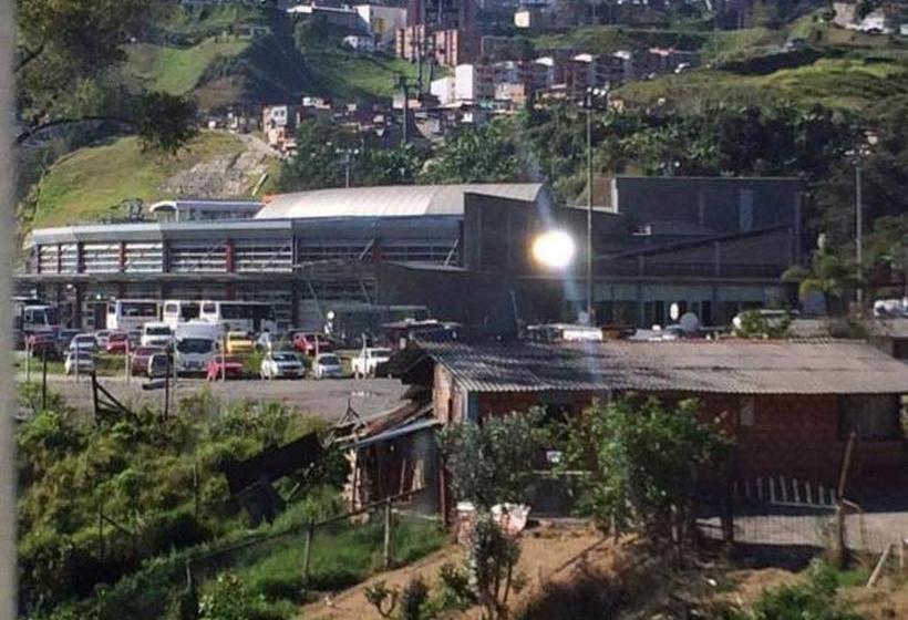 Hotel Y Restaurante Los Cambulos Manizales