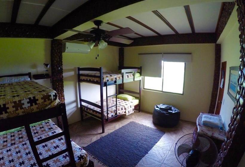 Casa Roja Hostel | Montañita | Santa Elena | Ecuador 11