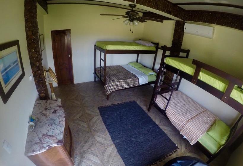 Casa Roja Hostel | Montañita | Santa Elena | Ecuador 12