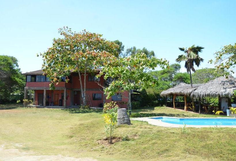 Casa Roja Hostel | Montañita | Santa Elena | Ecuador 3