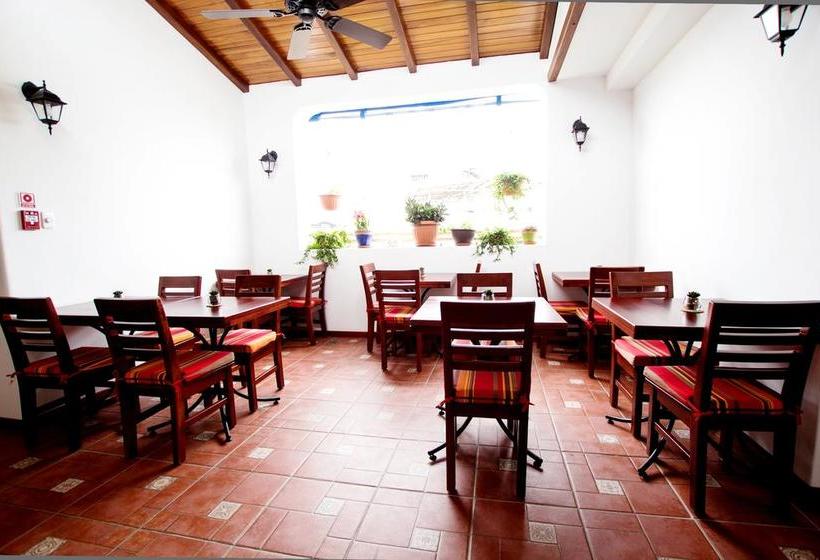 Hotel Cucuve Suites Puerto Ayora Galápagos