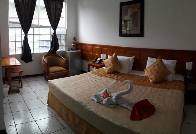 Hotel Dejavu Puerto Ayora