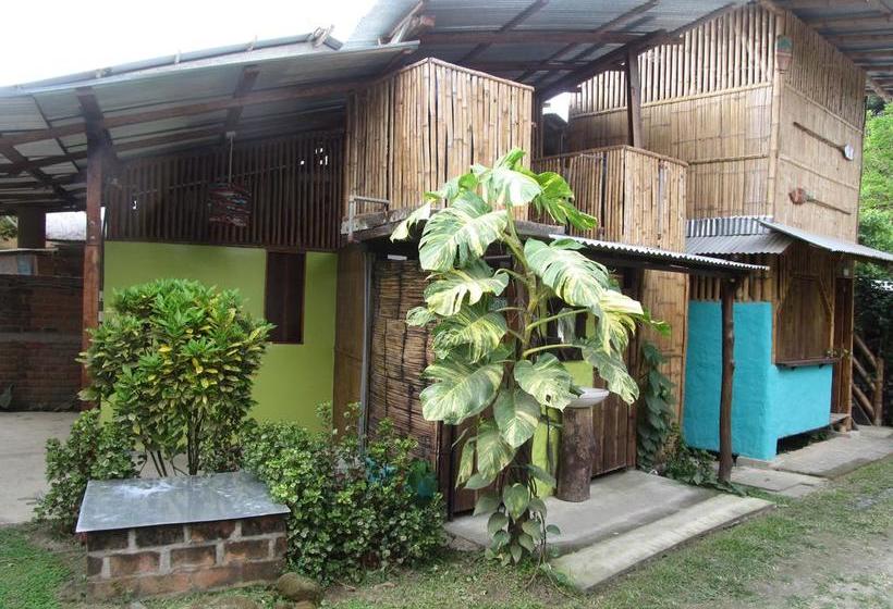 Hostel The Mud House Esmeraldas