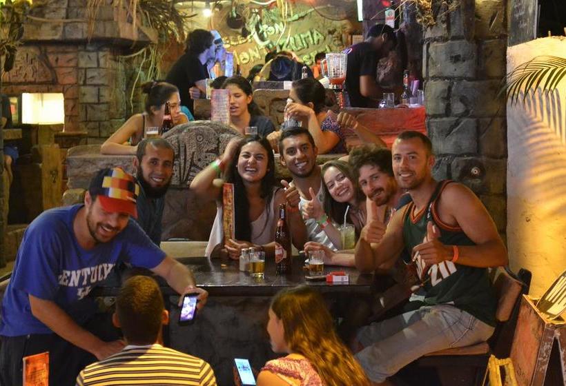 Albergue Hostal Montezuma Montañita Santa Elena